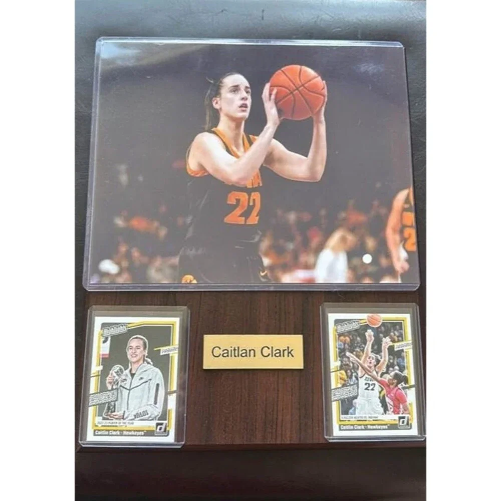 Caitlin Clark Plaque with 10 extra sports cards - Picture 2 of 4
